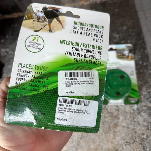 Green Biscuit Hockey Puck 2 Pack Original and Snipe Indoor Outdoor New Sealed - Picture 3 of 5